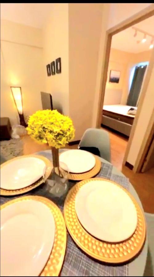 The Lancris Residences, 2 Bedrooms, 1 Bathroom, Living-Room, Kitchen & Pool Is Free Paranaque City Zewnętrze zdjęcie