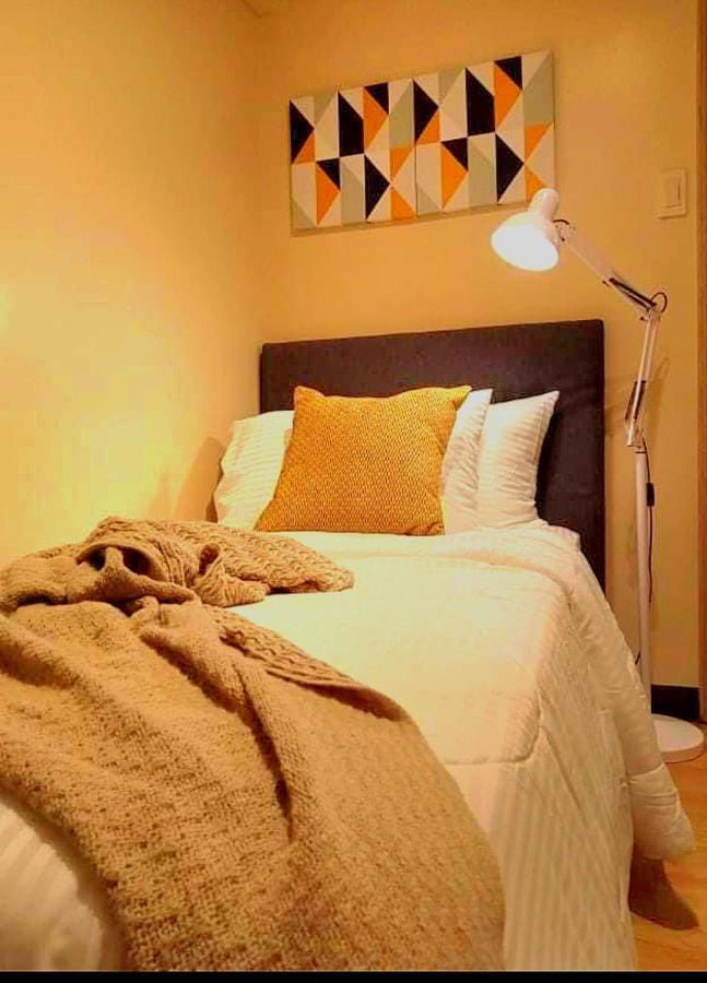 The Lancris Residences, 2 Bedrooms, 1 Bathroom, Living-Room, Kitchen & Pool Is Free Paranaque City Zewnętrze zdjęcie