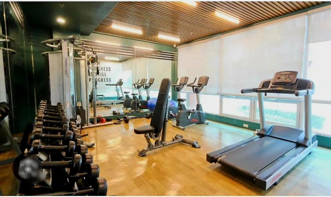 The Lancris Residences, 2 Bedrooms, 1 Bathroom, Living-Room, Kitchen & Pool Is Free Paranaque City Zewnętrze zdjęcie